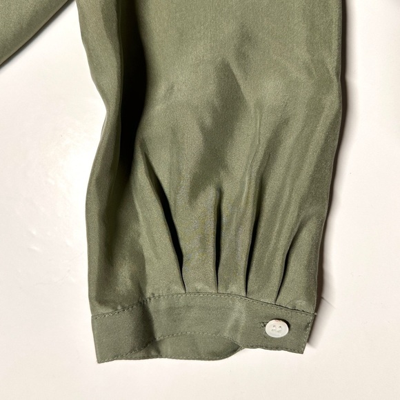Theory Silk Bianca Pintuck Olive Green Pleated Blouse Peekaboo Top Size 0 - Picture 4 of 14